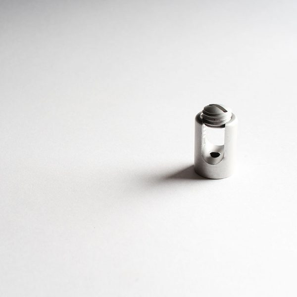 Anodisation-passage-de-cable-electrique